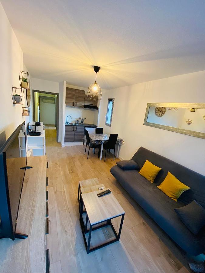 Appartement Au Port De Saint Cyprien Exterior foto